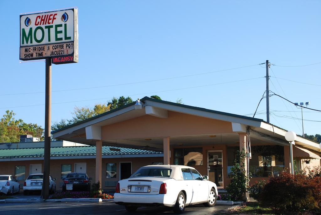 Chief Motel Fayetteville Eksteriør bilde